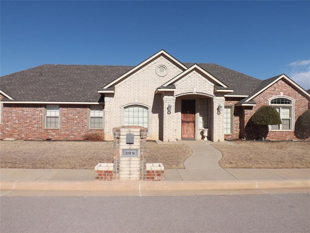 309 Mesa Verde Court, Altus, OK 73521 - MLS# 1152356 - Coldwell Banker