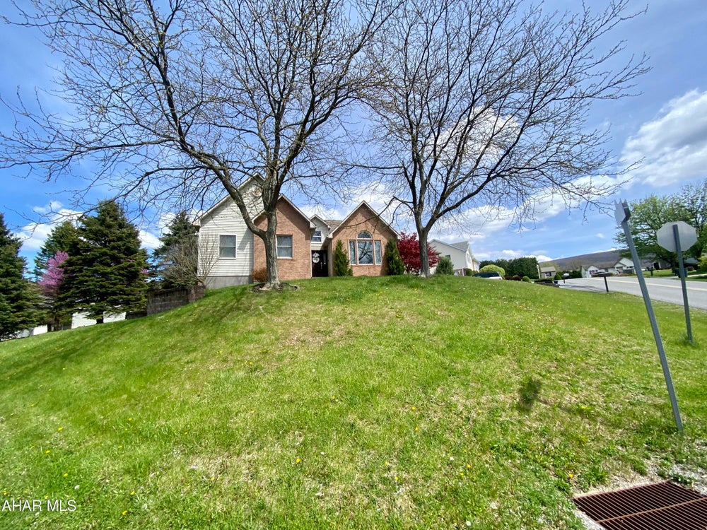 1643 Duquesne Lane, Altoona, PA 16602 MLS 74526 Coldwell Banker