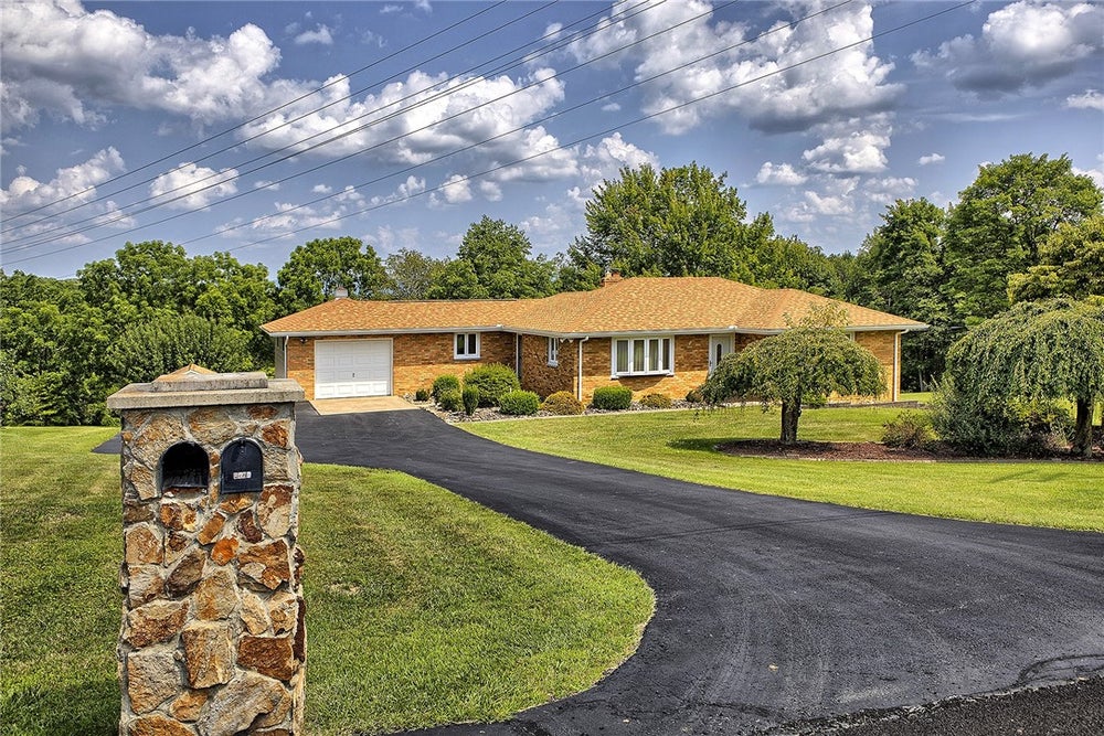 4571 Ridgeview Drive, Greensburg, PA 15601 - MLS# 1626528 - Coldwell Banker