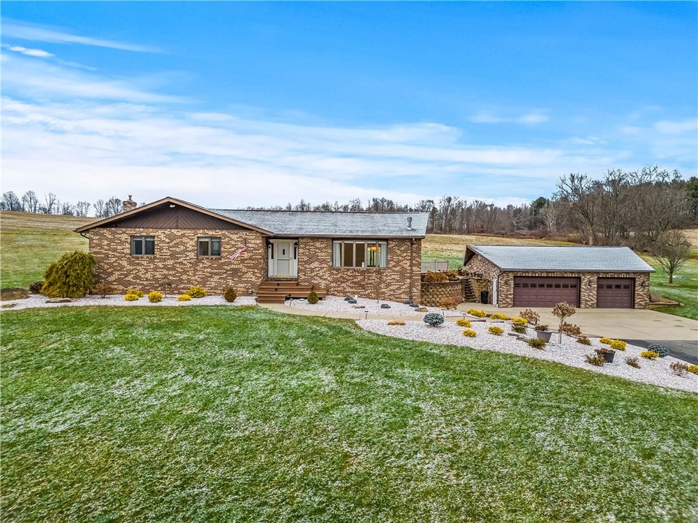 738 New Castle Rd, Worth Twp - But, PA 16057 - MLS# 1635936 - Coldwell ...