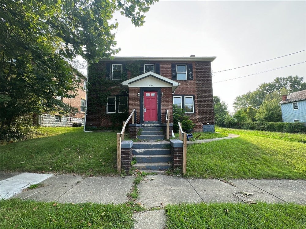 1097 Cedar Ave, Sharon, PA 16146 MLS 1642838 Coldwell Banker