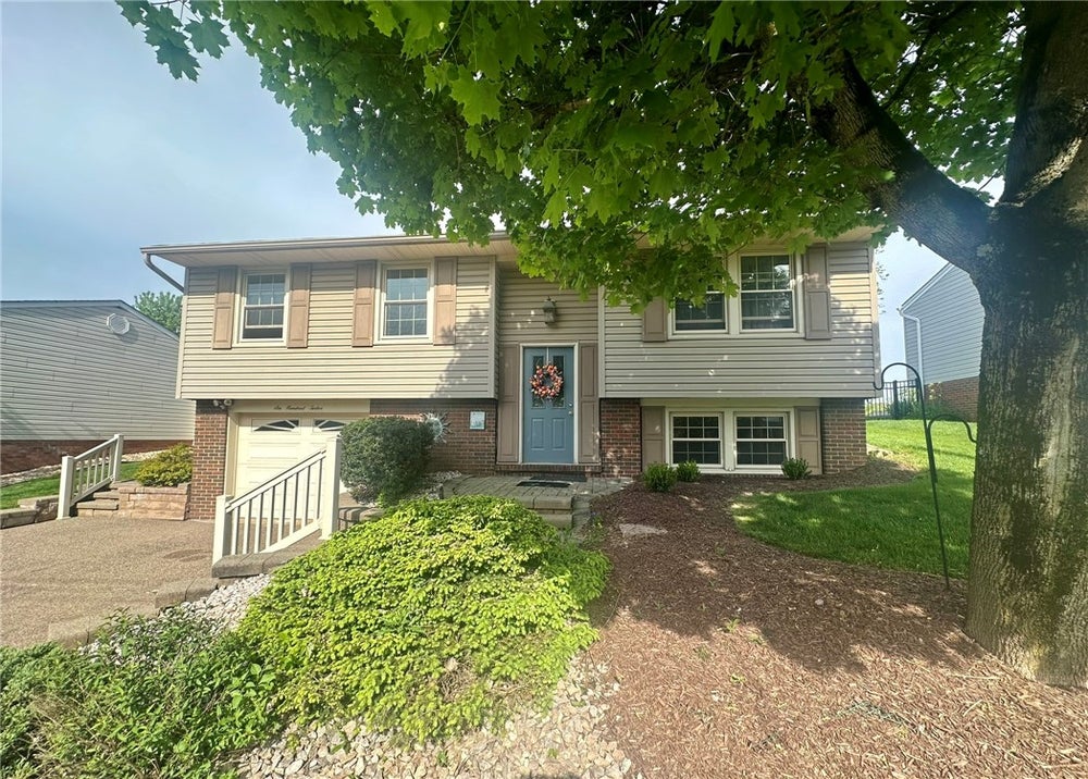 612 Surfside Dr, Plum, PA 15239 MLS 1651915 Coldwell Banker