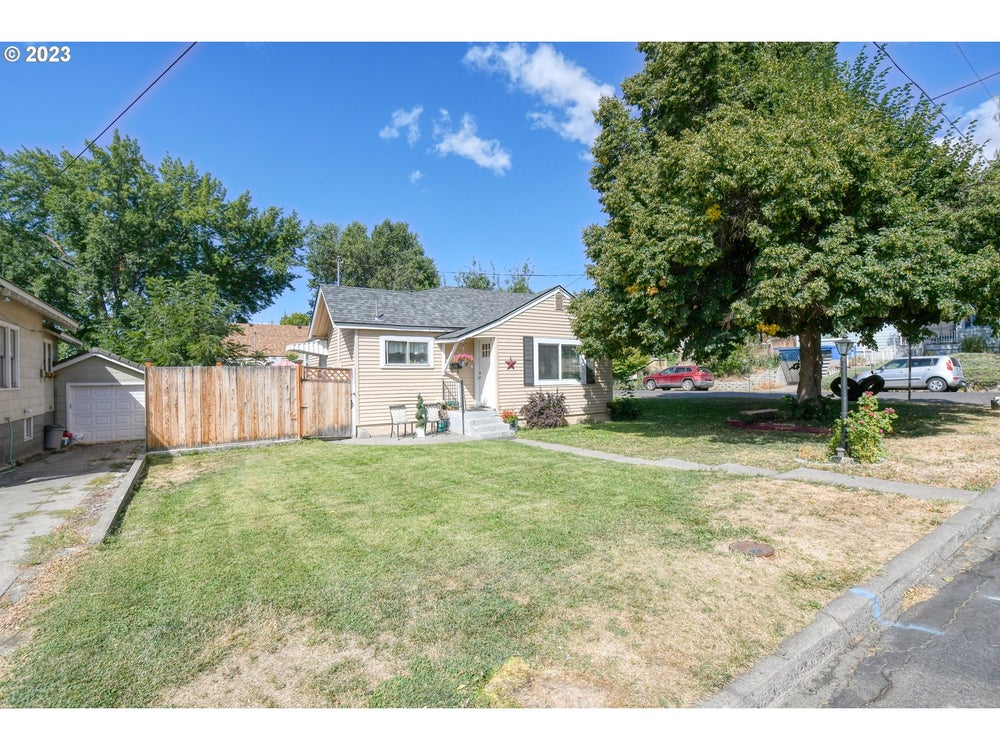 521 NW 9th St, Pendleton, OR 97801 MLS 23394612 Coldwell Banker