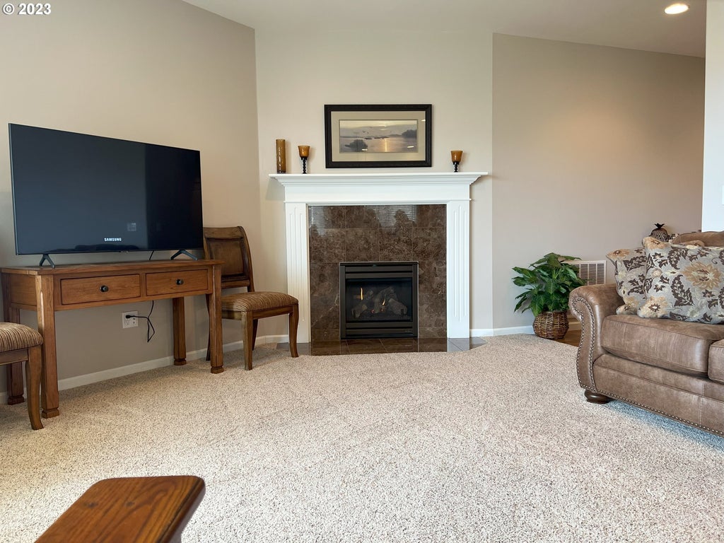 Stay Warm and Cozy with a Gas Fireplace