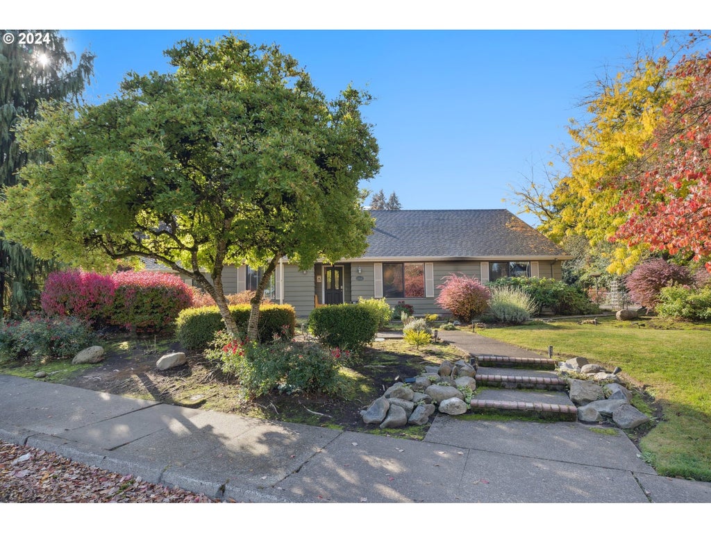 664 NW Darnielle St, Hillsboro, OR 97124 - MLS# 24019975 