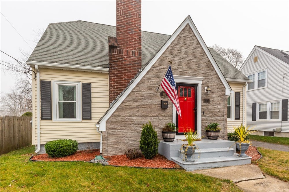 708 Willett Avenue, East Providence, RI 02915 MLS 1350085 Coldwell Banker