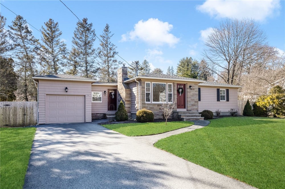 16 Brookside Drive, East Greenwich, RI 02818 MLS 1352068 Coldwell