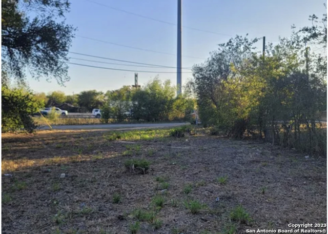 413 E Lubbock, San Antonio, TX 78204