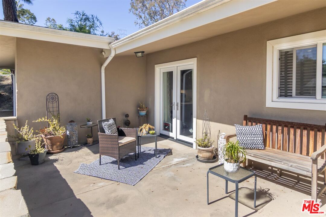 Address Withheld By Seller, Tarzana, CA 91356 - MLS# 24-378667 ...