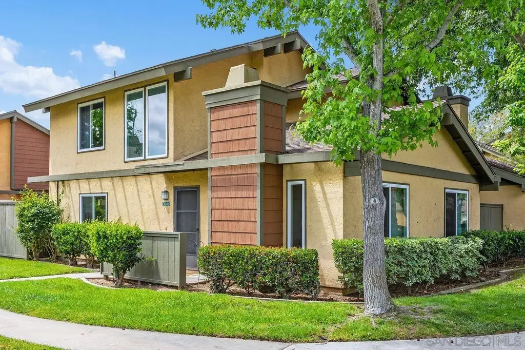 s*u様 house on the hill L/S Tee (Checker) 10539 Caminito Glenellen, San Diego, CA 92126 - MLS# 260011506