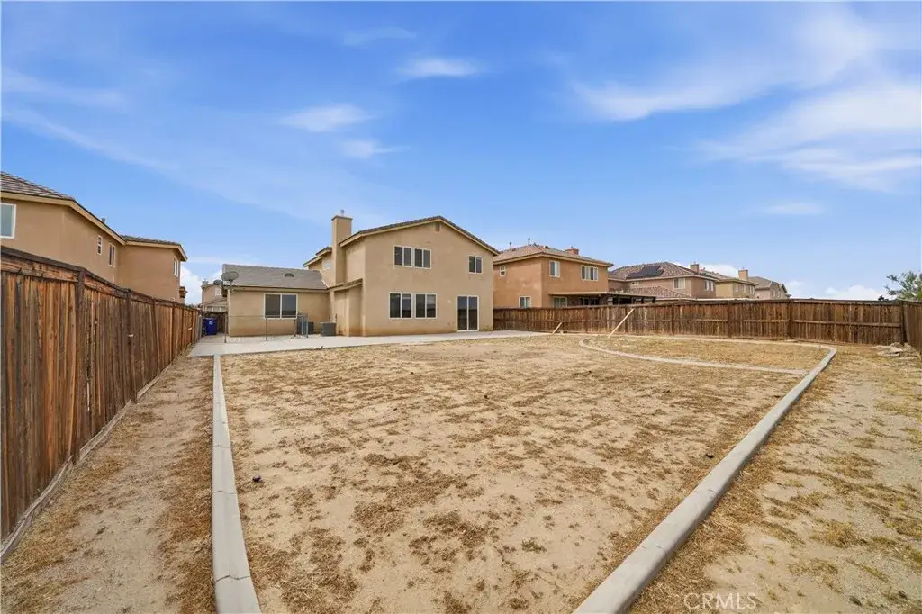シアーガーデン 11794 Forest Park, Victorville, CA 92392 - MLS# TR26119792