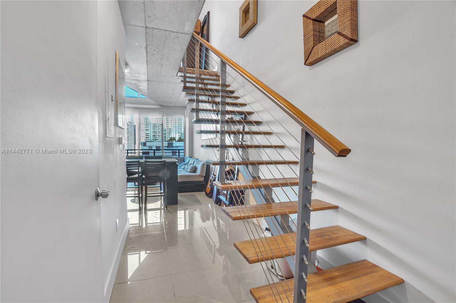 Floating Stairs & Single Stringer Staircases in NYC & CT