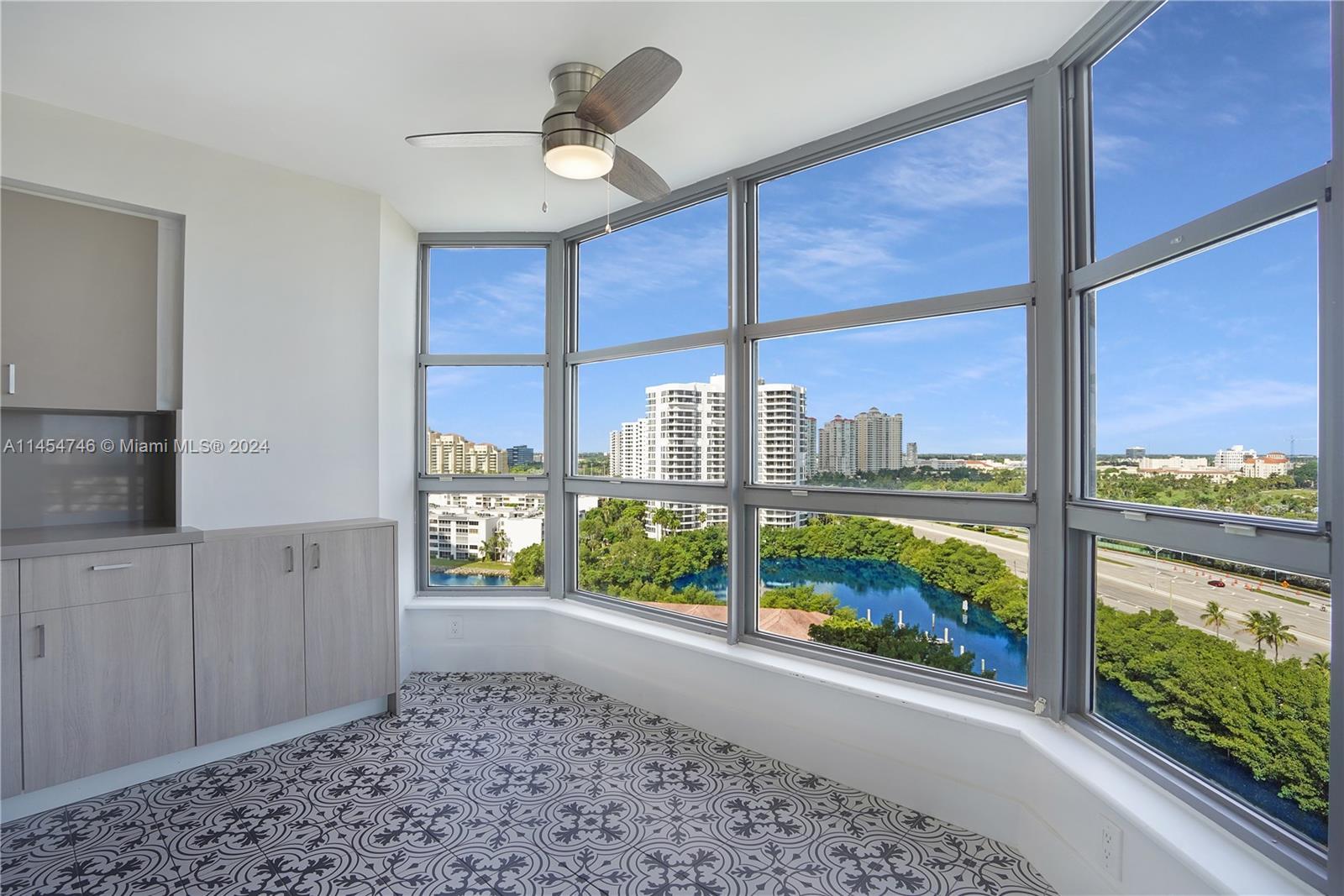 3500 Mystic Pointe Dr #1504, Aventura, FL 33180, MLS# A11454746