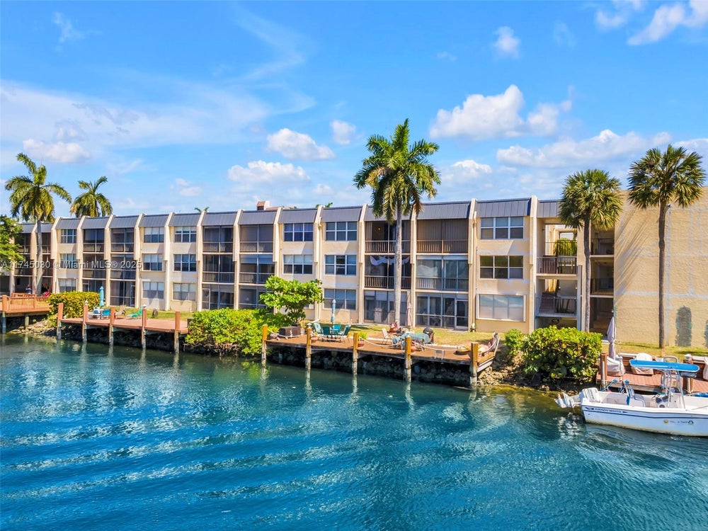 777 S Federal Hwy Apt D103 Virtual Staging Package main image 1