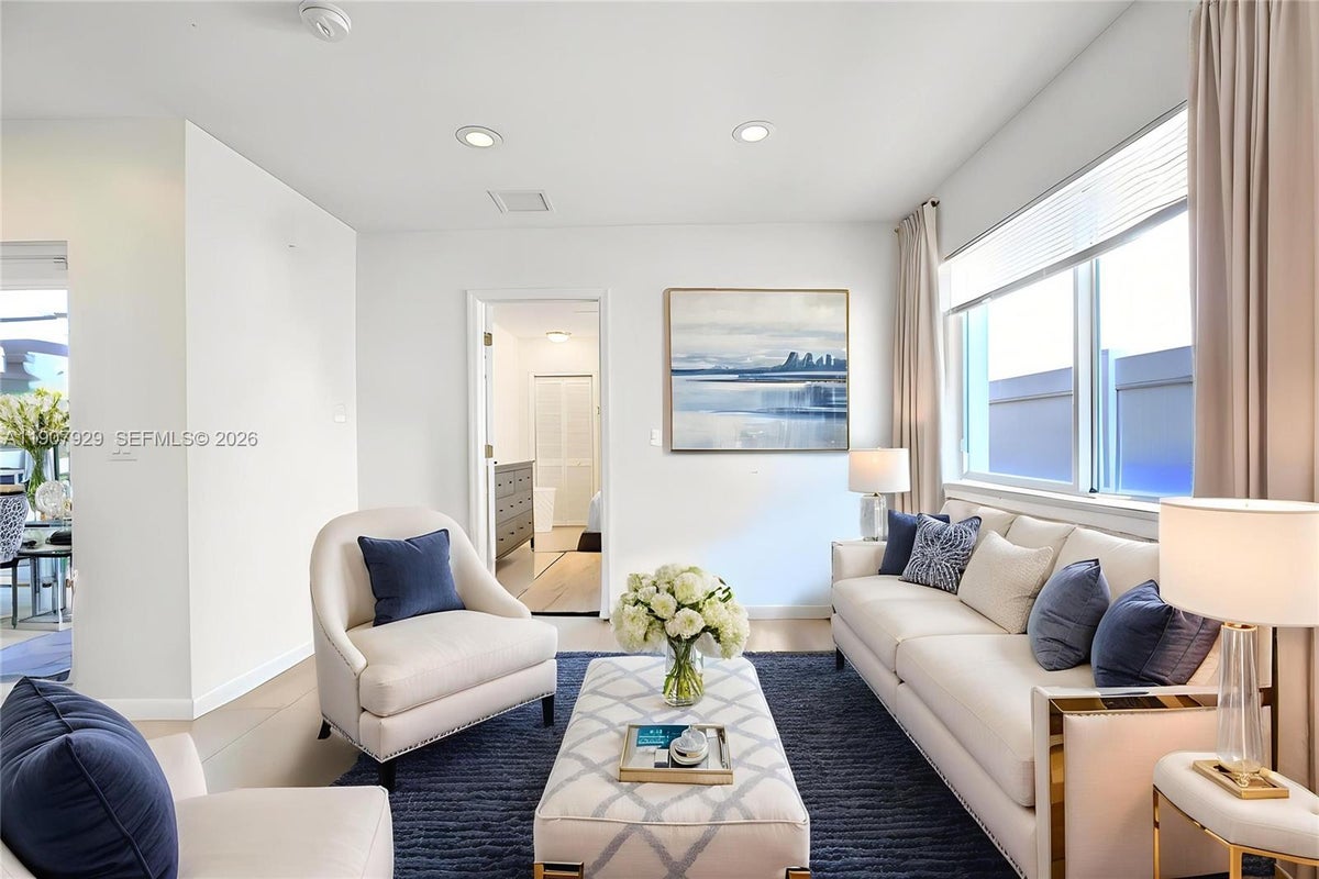 322 Oklahoma St., Hollywood — Boutique Hotel Entitlement photo 7