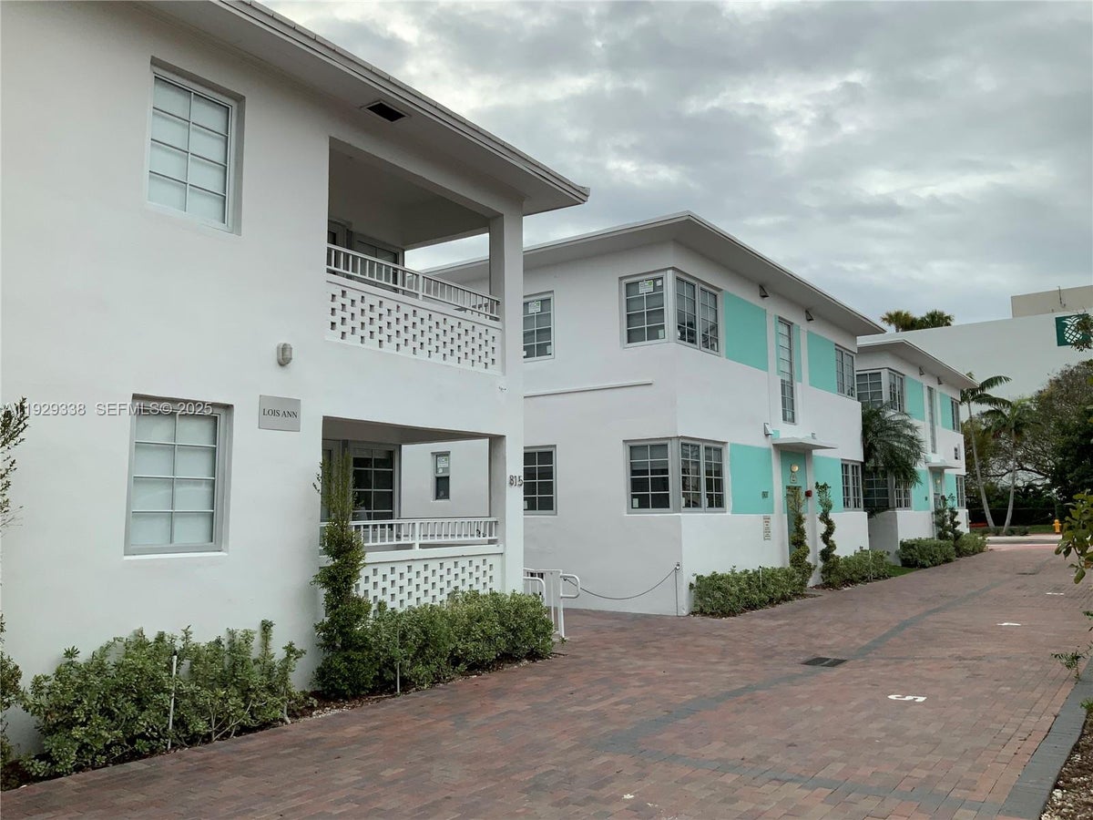 807 Alton Rd., Miami Beach — 8-Unit Multifamily photo 2