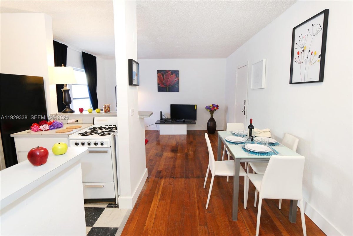 807 Alton Rd., Miami Beach — 8-Unit Multifamily photo 5