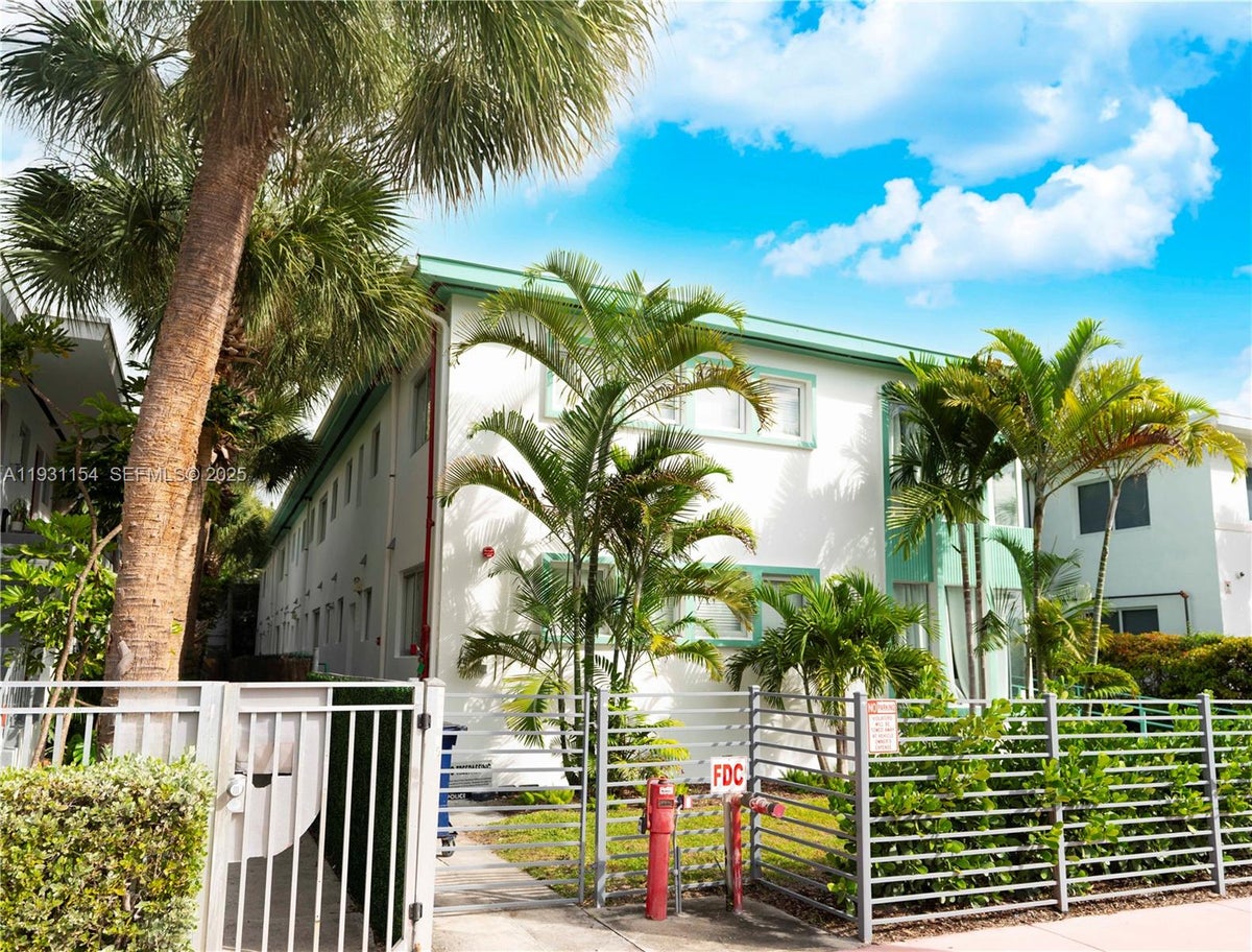 1321 15th St., Miami Beach — Flamingo Multifamily photo 2