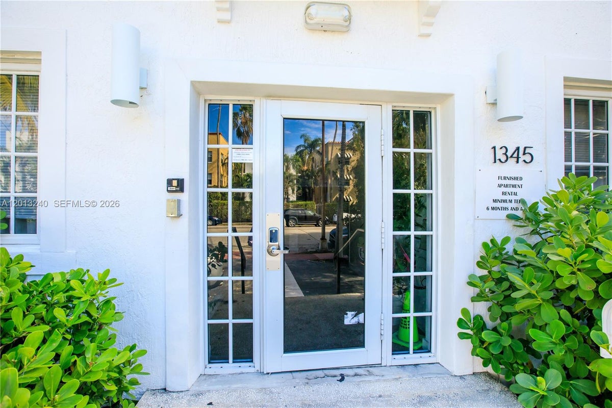 1345 Pennsylvania Ave., Miami Beach — Flamingo-Lummus STR photo 2