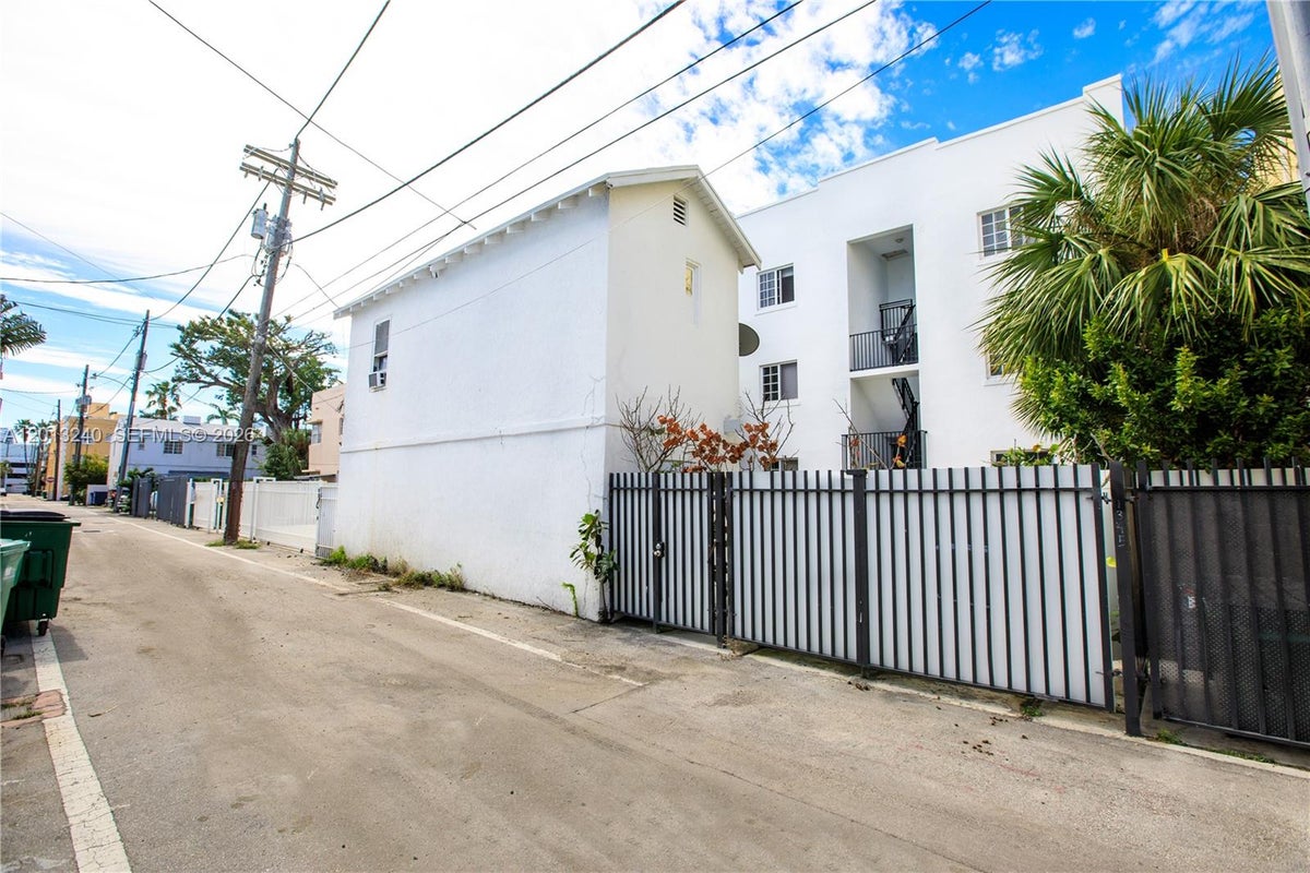 1345 Pennsylvania Ave., Miami Beach — Flamingo-Lummus STR photo 6