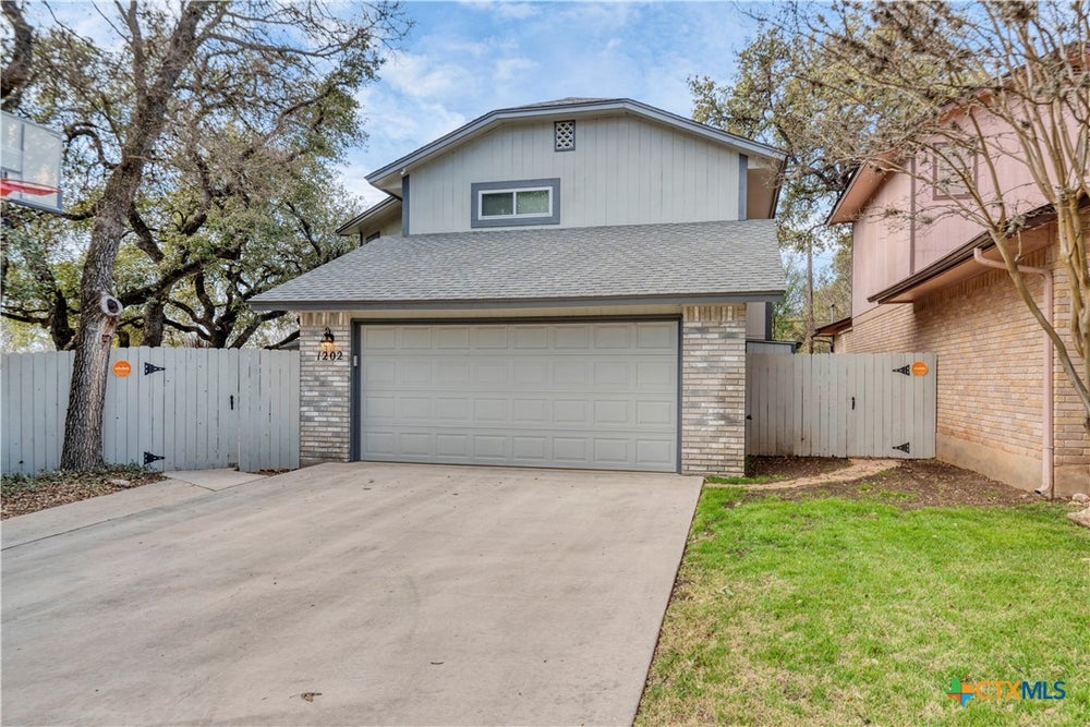 1202 Bluff Creek Circle, New Braunfels, TX 78130 - MLS# 572491 ...