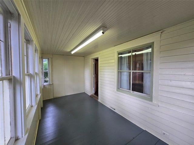 Photo 6 of 34, 914 6th Avenue E