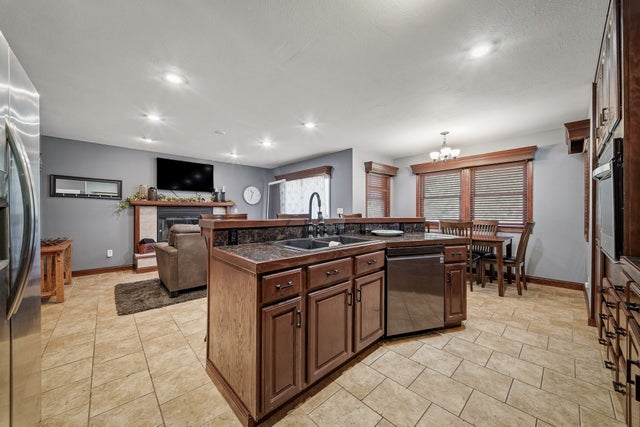 Photo 10 of 55, 6542 187th Street