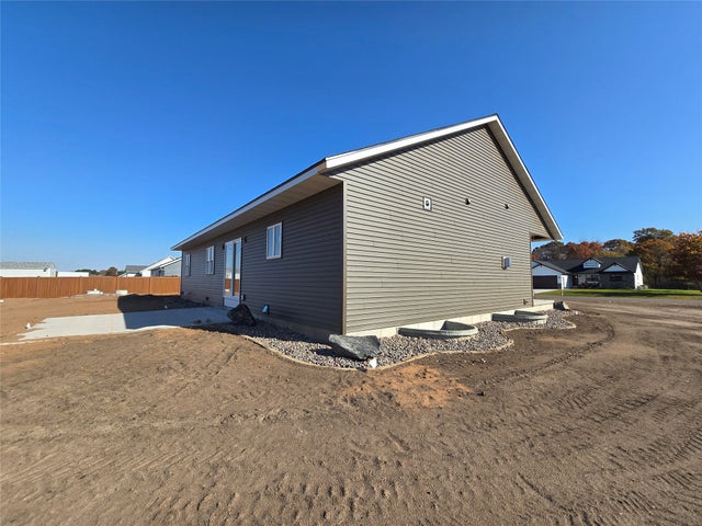 Photo 5 of 27, 3556 114th Street