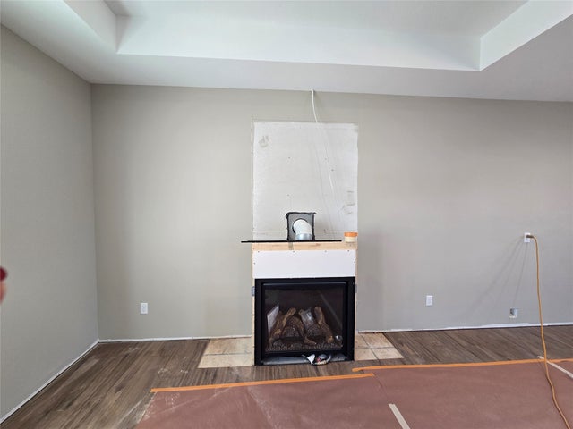 Photo 12 of 27, 3556 114th Street