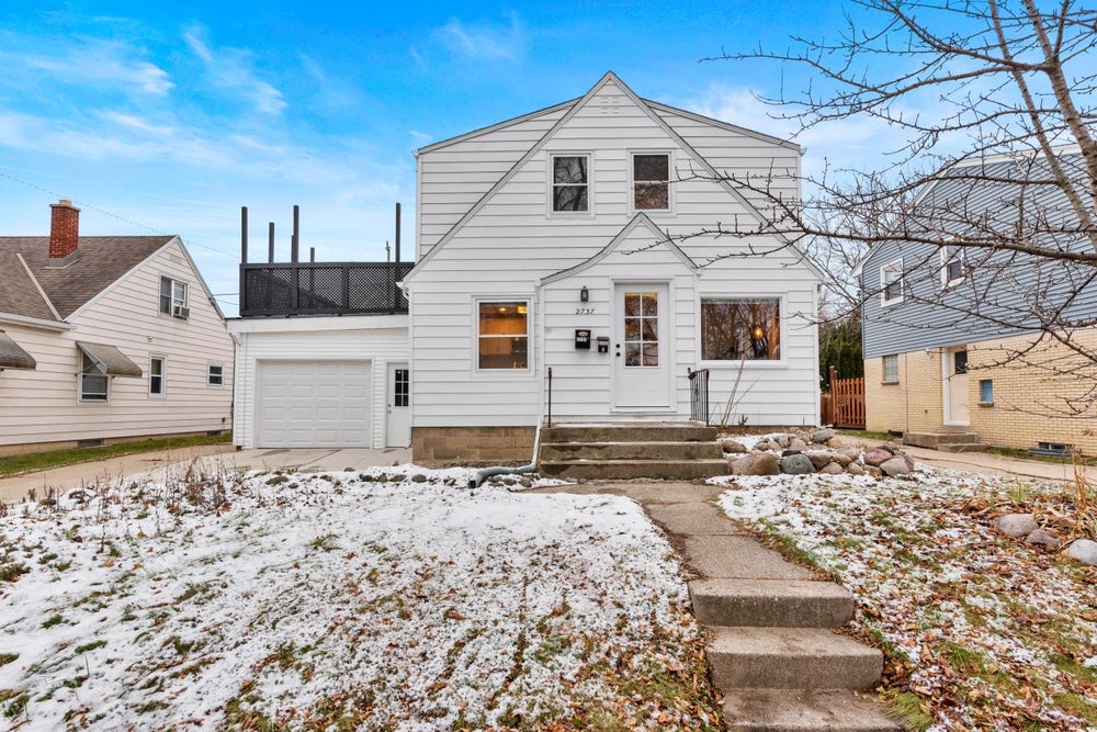 2737 E Elizabeth AVENUE, Saint Francis, WI 53235 MLS 1862077