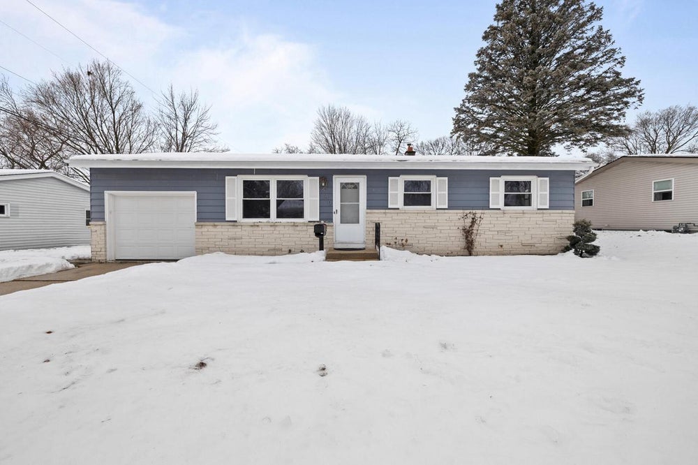 640 Pleasant DRIVE, West Bend, WI 53095 MLS 1863320 Coldwell Banker