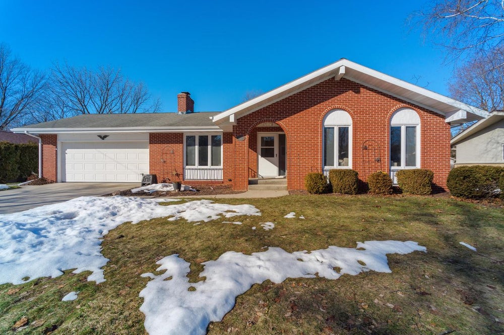 3204 Stokes LANE, Manitowoc, WI 54220 MLS 1864445 Coldwell Banker