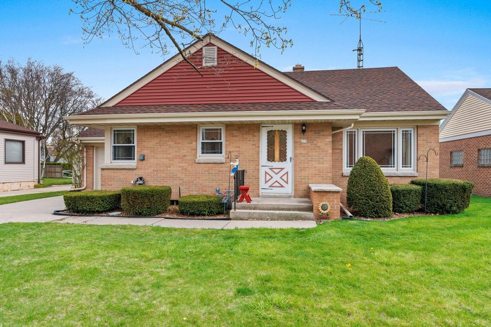 619 S 32nd STREET, Manitowoc, WI 54220 MLS 1873246 Coldwell Banker