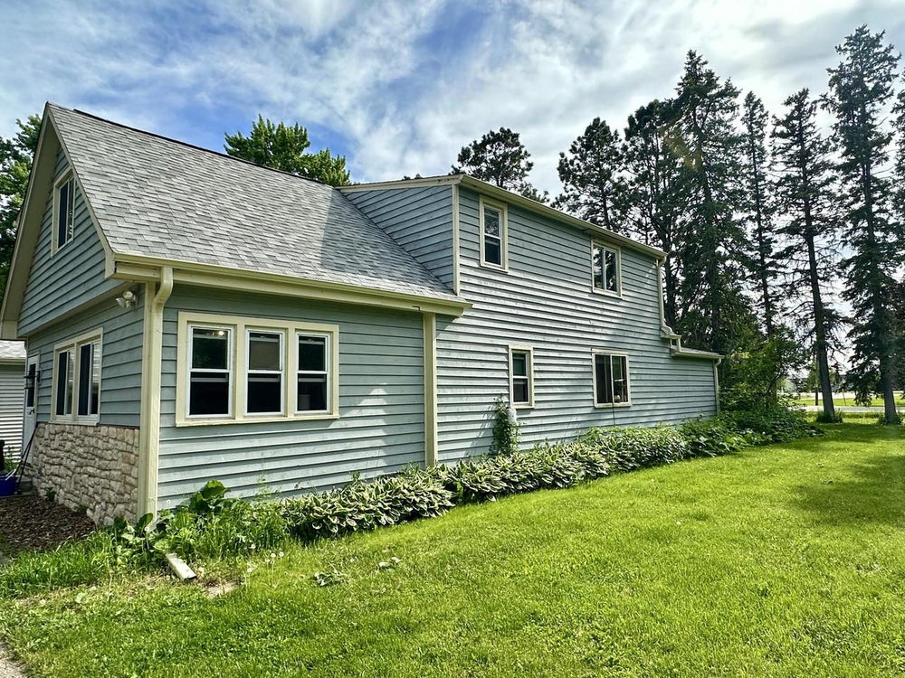 N60W34727 Forest Bay ROAD, Oconomowoc, WI 53066 MLS 1876165