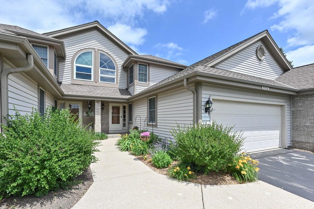 1915 Springbrook N C, Waukesha, WI 53186 MLS 1879417 Coldwell Banker