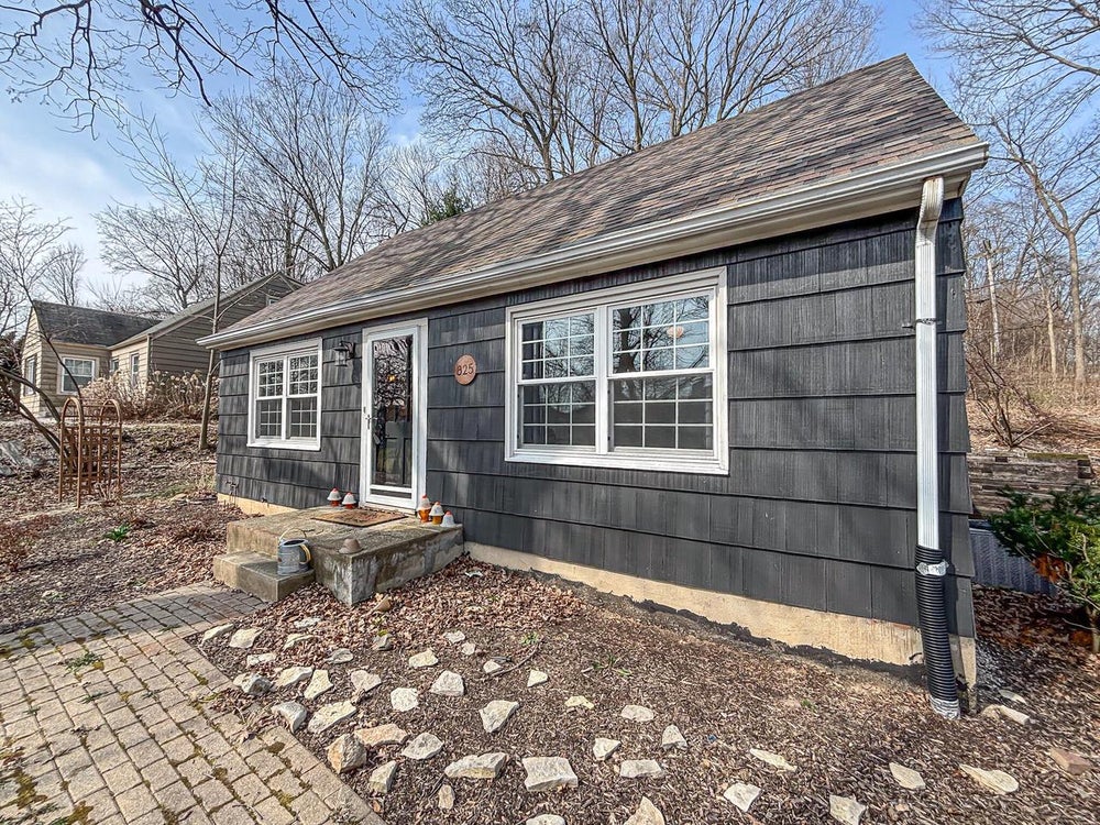 825 Post ROAD, Brookfield, WI 53005 - MLS# 1914248 - Coldwell Banker