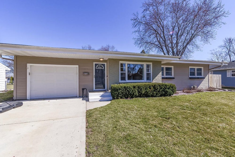 1522 N Lexington Drive, Janesville, WI 53545 MLS 1971528 Coldwell Banker